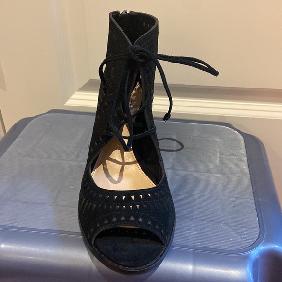 VC-Tarita, Black True Suede booties - Picture 3 of 4